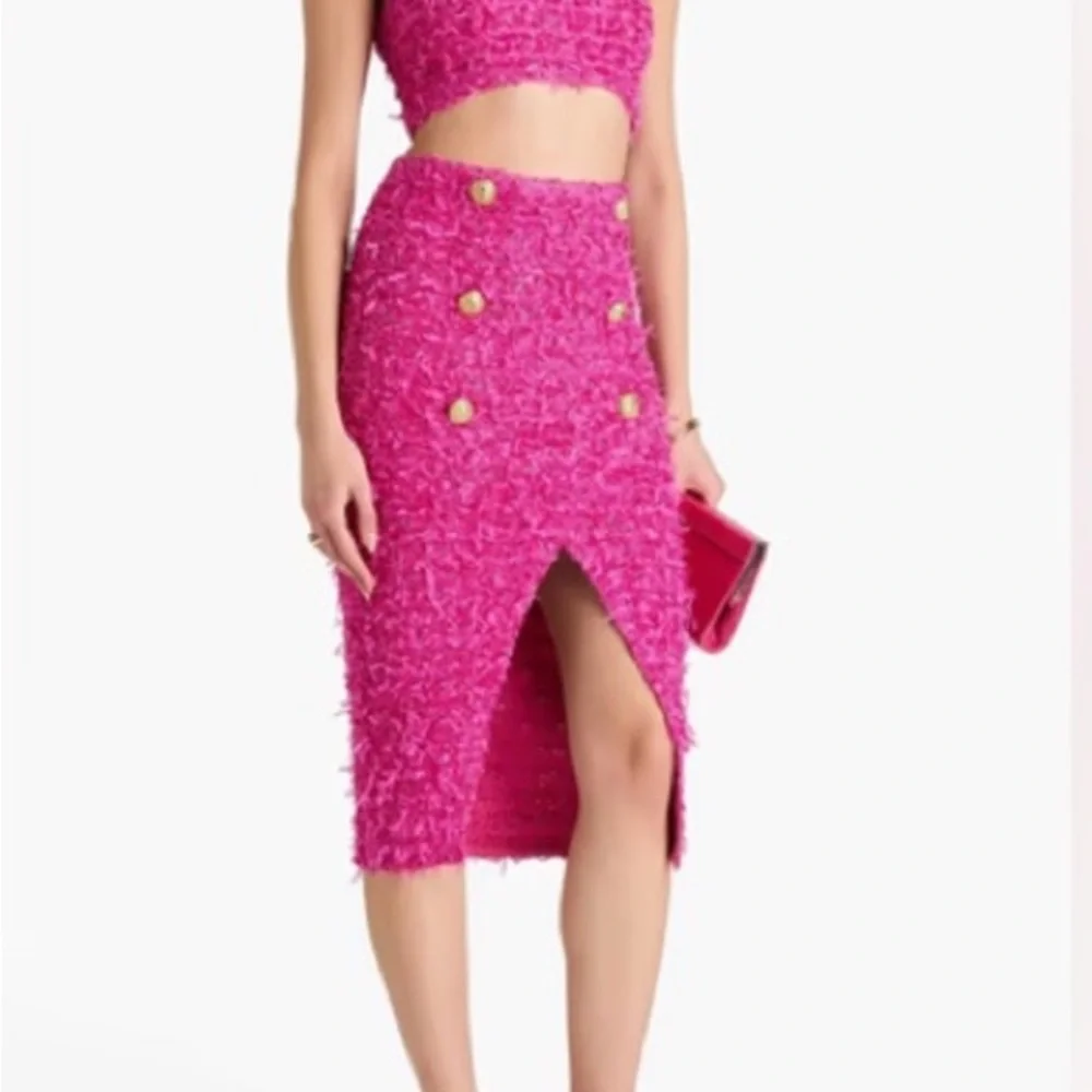 Balmain × Barbie Limited-Edition Pink Tweed Two-Piece Set - Picture 4 of 5